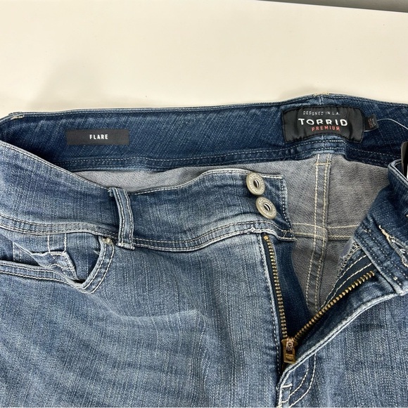 Torrid premium denim stretch mid rise flare jeans - NWT size 20R - Picture 12 of 12